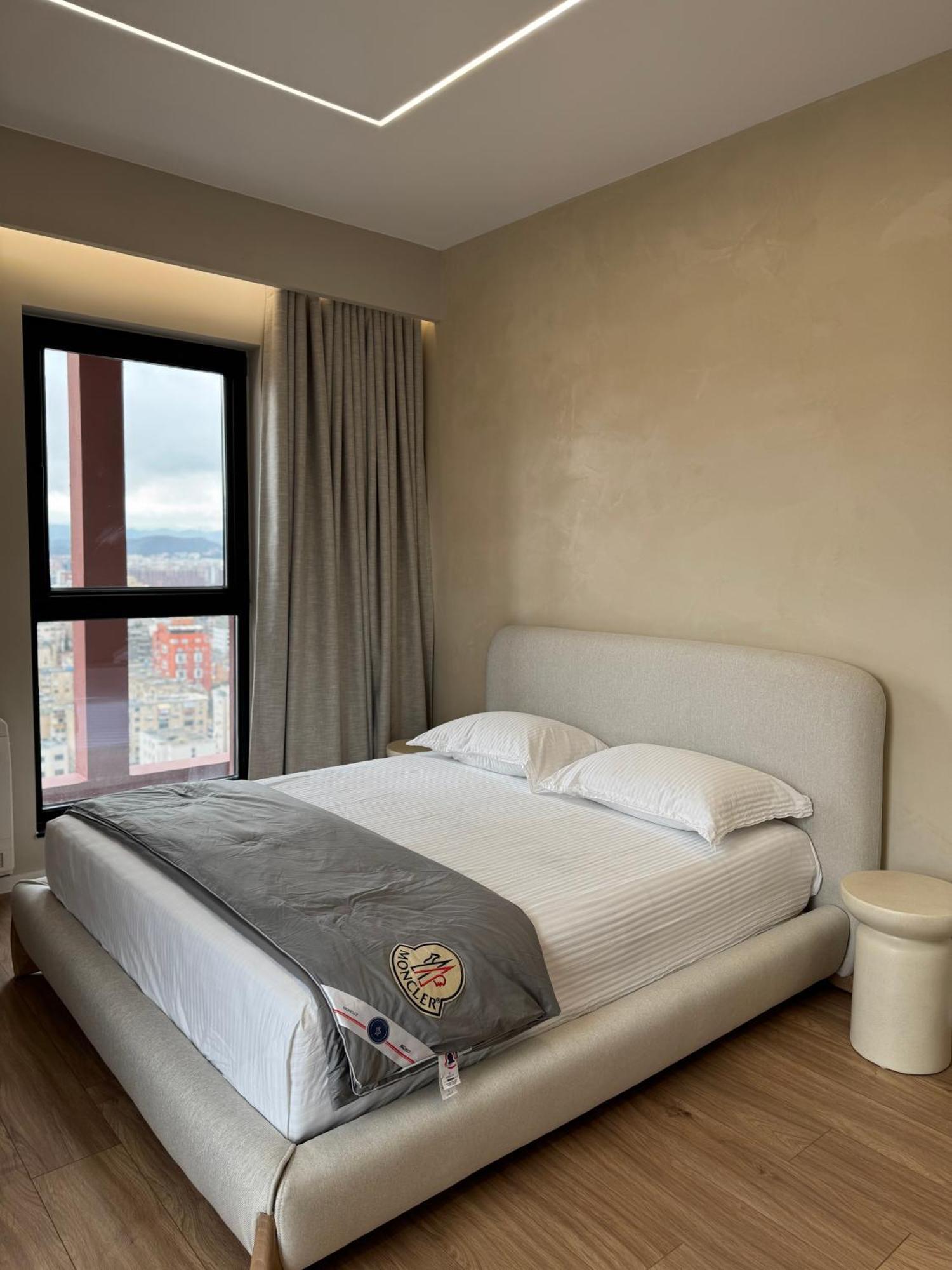 Square Inn Garden Aparthotel Тирана Екстер'єр фото