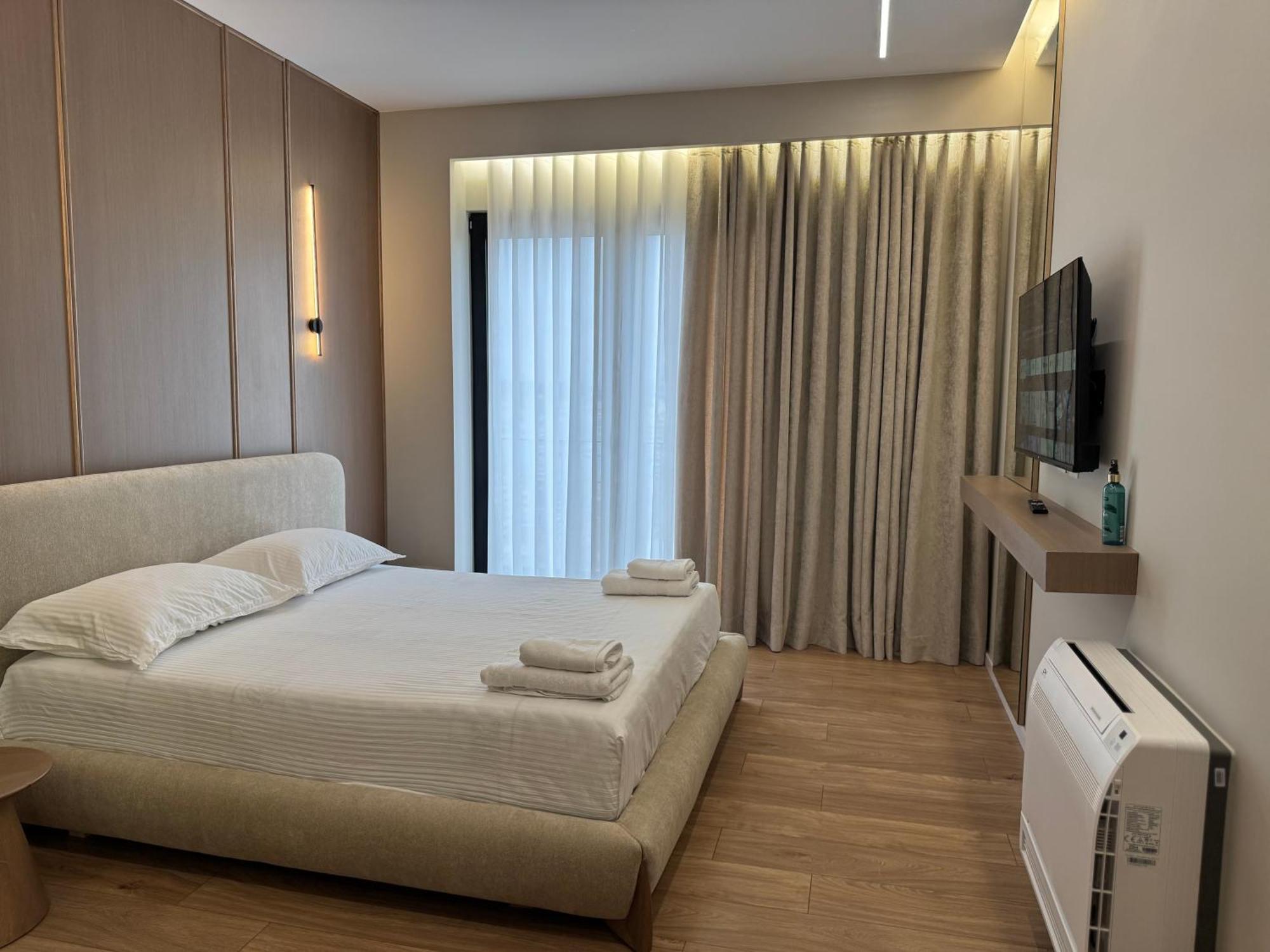 Square Inn Garden Aparthotel Тирана Екстер'єр фото